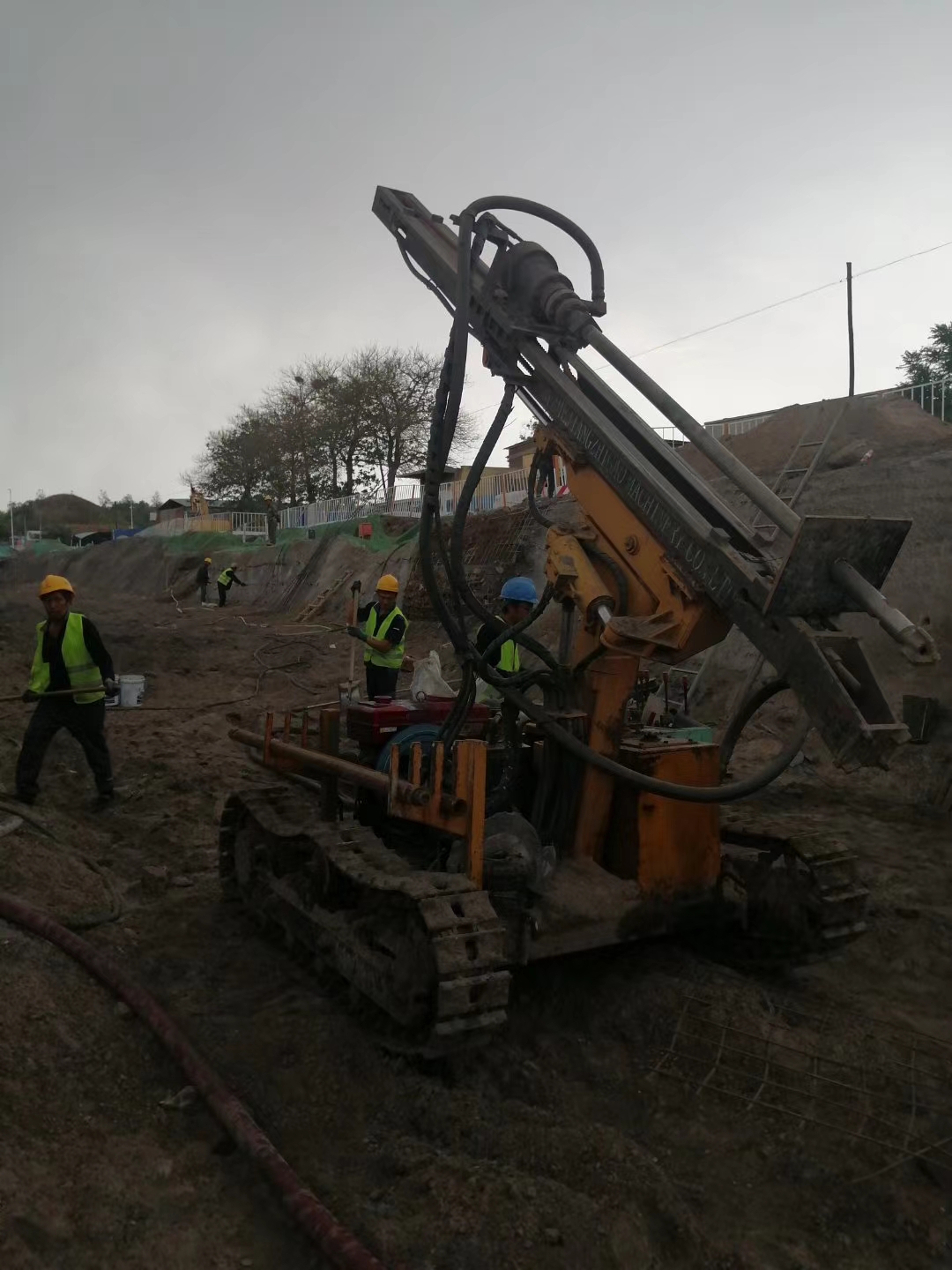 塔城农村老房想加层怕基础受不住?教你4大基础加固法